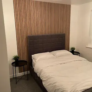 https://stunning-central-apartment-with-free-parking.yorkshirehotels.net